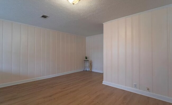 Building Photo - 2054 Oklahoma St
