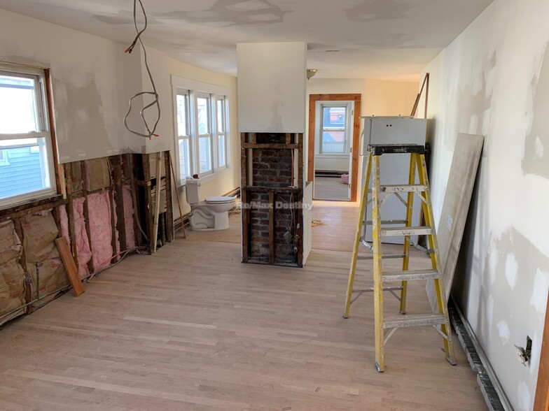 Building Photo - 236 Cedar St