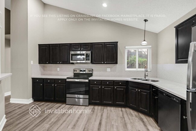 Building Photo - 11911 Hickorynut Dr