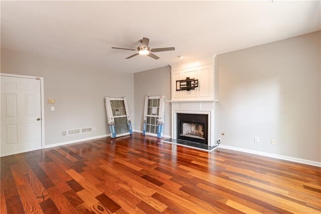 Building Photo - 3895 Tugaloo Dr NE