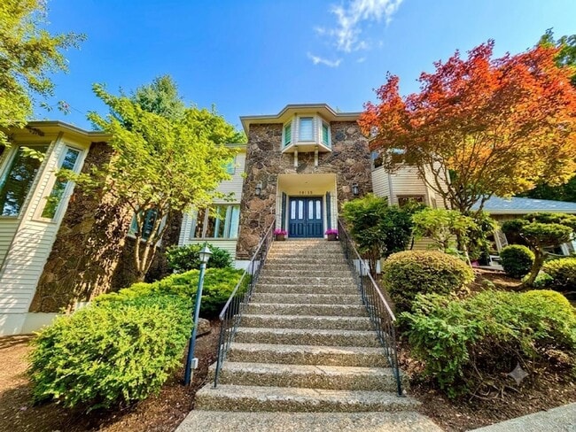 Building Photo - 18132 Westview Dr