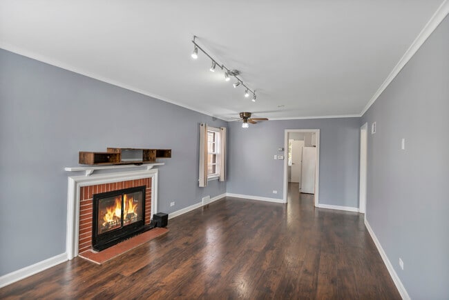 Building Photo - 7418 W Clarence Ave