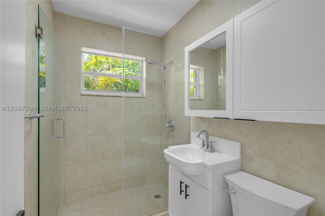 Building Photo - 2638 SW 30th Ct