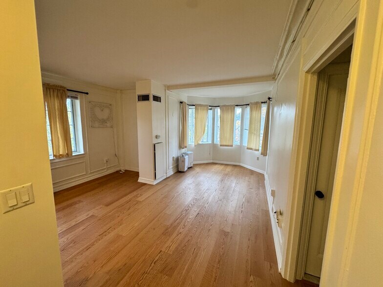 Building Photo - 20 Chapel St