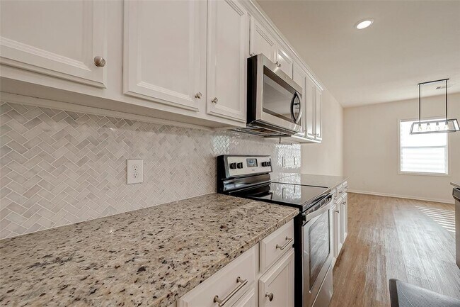 Building Photo - 1017 White Birch Ln