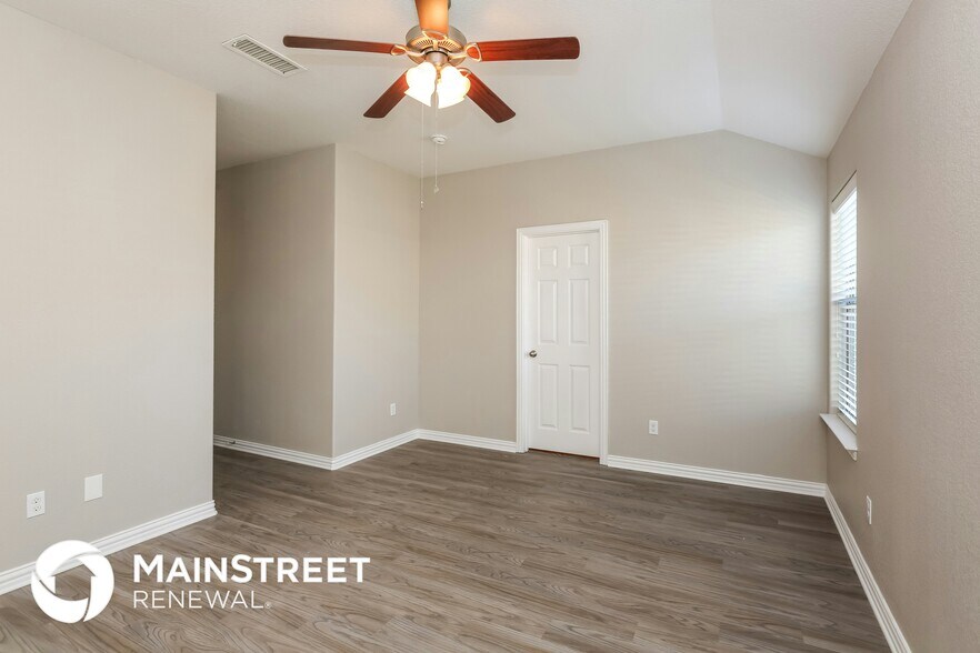 Building Photo - 3428 Heatherbend St