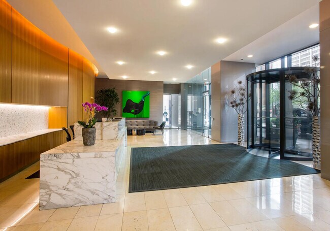 Building Photo - 227 N Columbus Dr