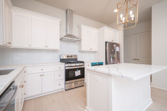 Building Photo - 3BR/3BA For Rent