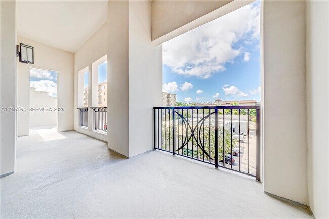 Building Photo - 301 Altara Ave