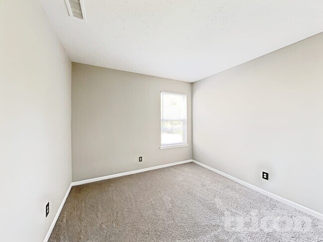 Building Photo - 3210 Crestwell Dr