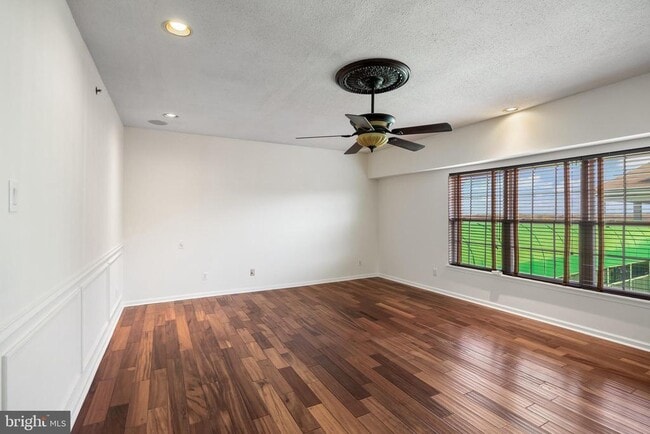 Building Photo - 6072 Main St