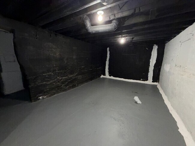 Building Photo - Lovely 2 Bedroom / 1 Bath for Rent - Section 8 Welcome