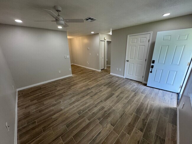Building Photo - 21512 Campbell Dr