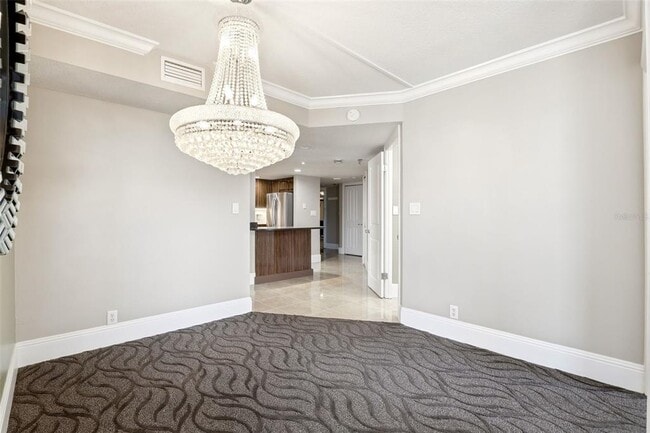 Building Photo - 400 E Colonial Dr