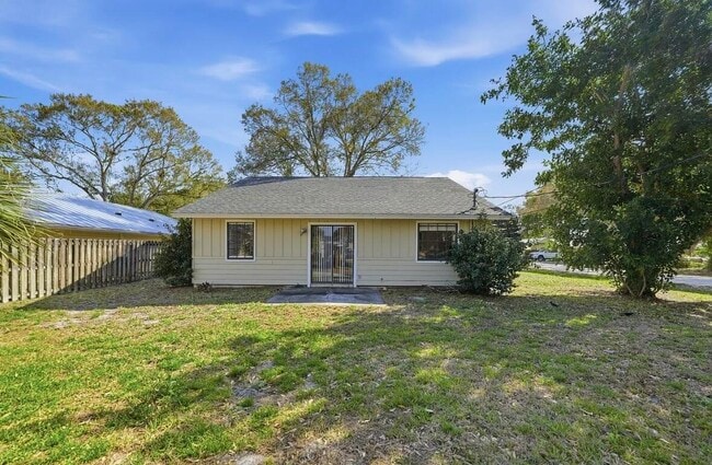 Building Photo - 2890 1st Pl