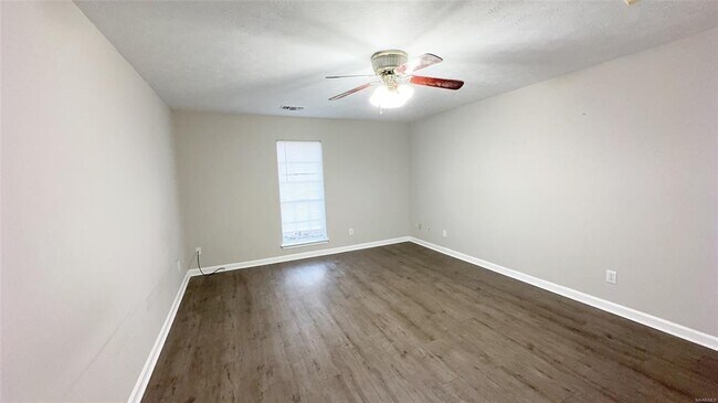 Building Photo - 5757 Sweet Meadow Dr