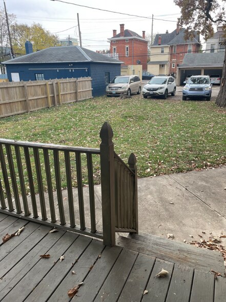 Building Photo - 65 Smith Pl