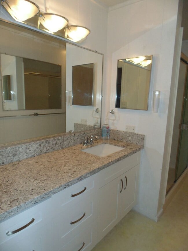 Building Photo - 1761 Maiha Pl