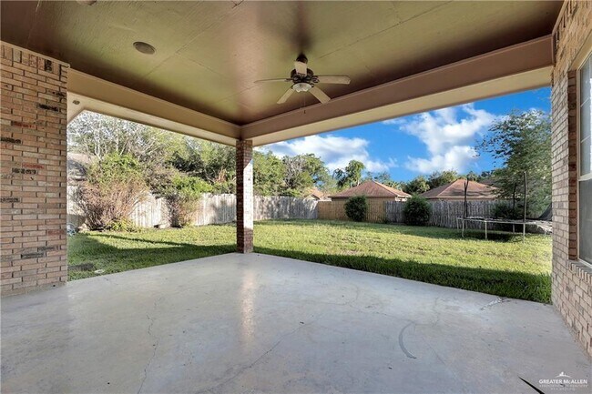 Building Photo - 29 Barcelona Blvd