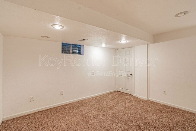 Building Photo - 14129 E Warren Pl