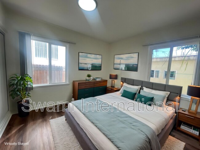 Building Photo - 622 1/2 E 97th