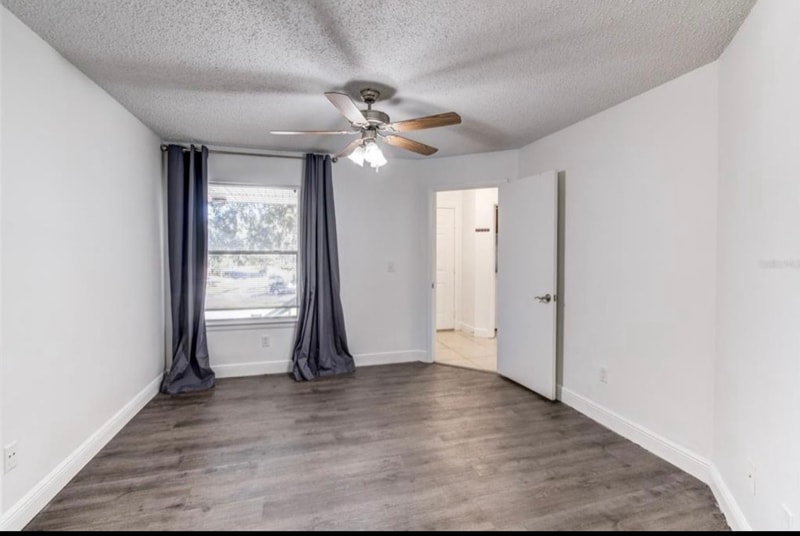 Building Photo - 2597 Grassy Point Dr