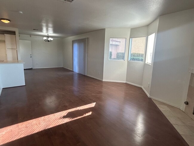 Building Photo - Spacious Double Master Suites Condo for Rent in Quiet Neighborhood in City of La Puente