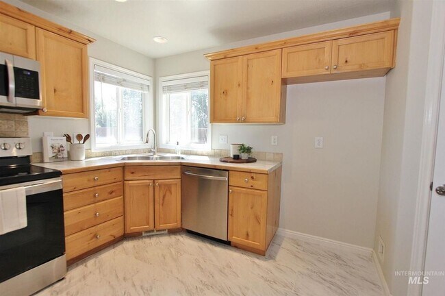 Building Photo - Beautiful Open Floor Plan Home in Boise!