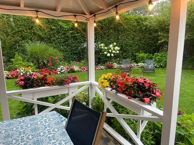 Building Photo - 28 Morey Ln