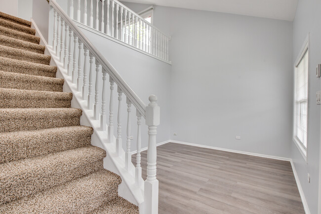 Building Photo - 3491 Willowview Ct