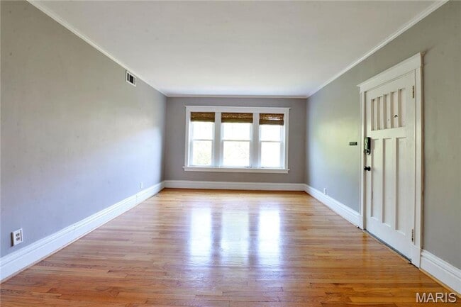 Building Photo - 6318 S Rosebury Ave