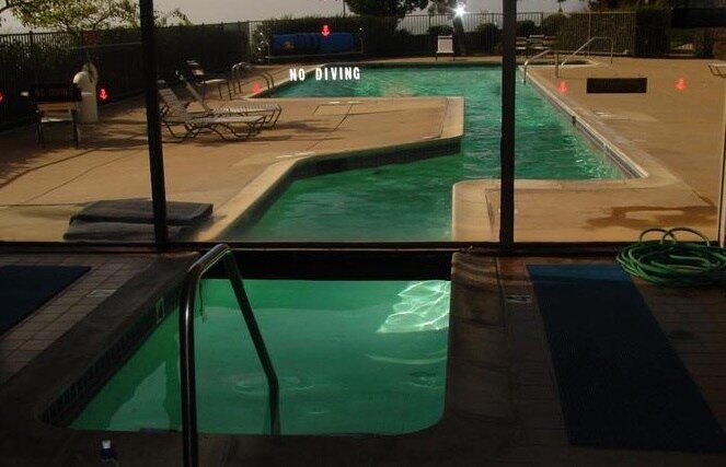 Building Photo - 6 Commodore Dr