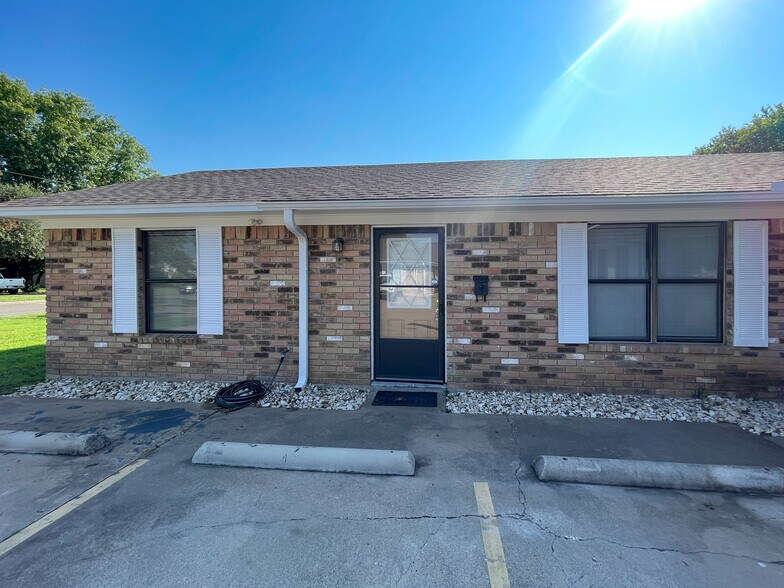 Primary Photo - 3122 McFerrin Ave