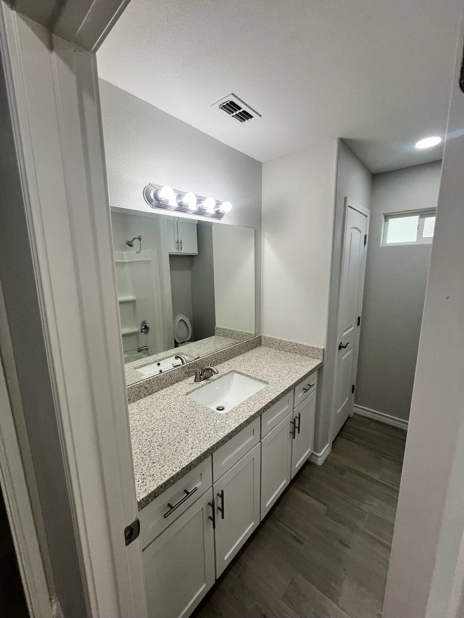 Building Photo - 1810 Atrium Pl Dr