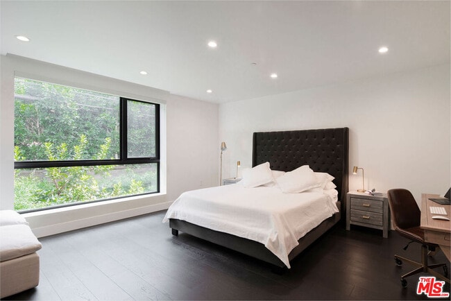 Building Photo - 724 Croft Ave