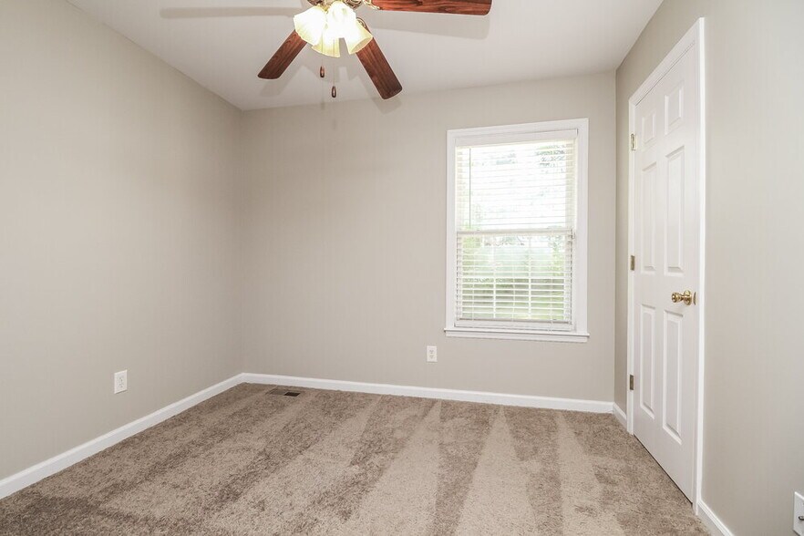 Building Photo - 3645 Rutherford Dr