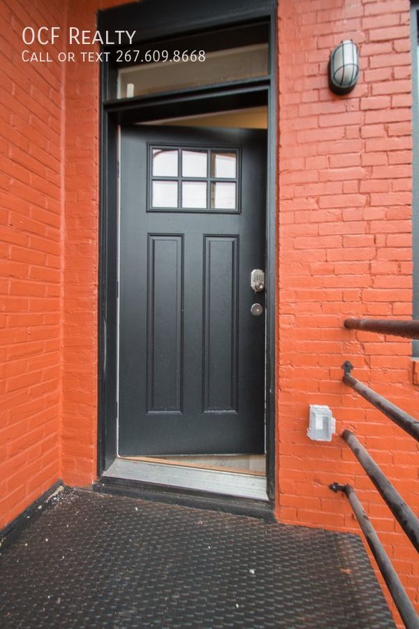 Building Photo - Two Bed Brewerytown Apartment