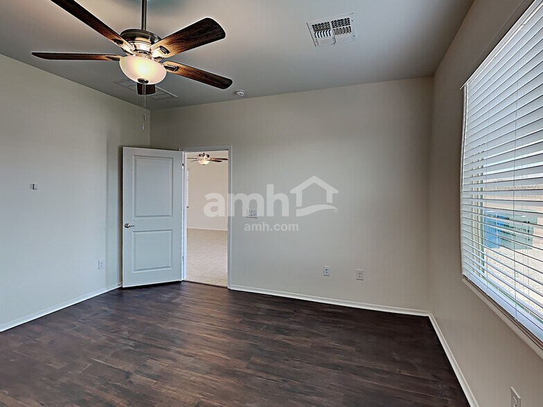 Building Photo - 7512 S Circulo Rio Blanco