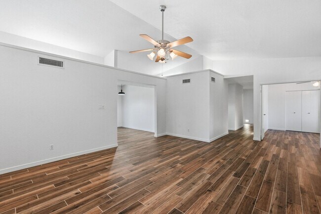 Building Photo - 4 Bed Home in Scottsdale Quarter!!