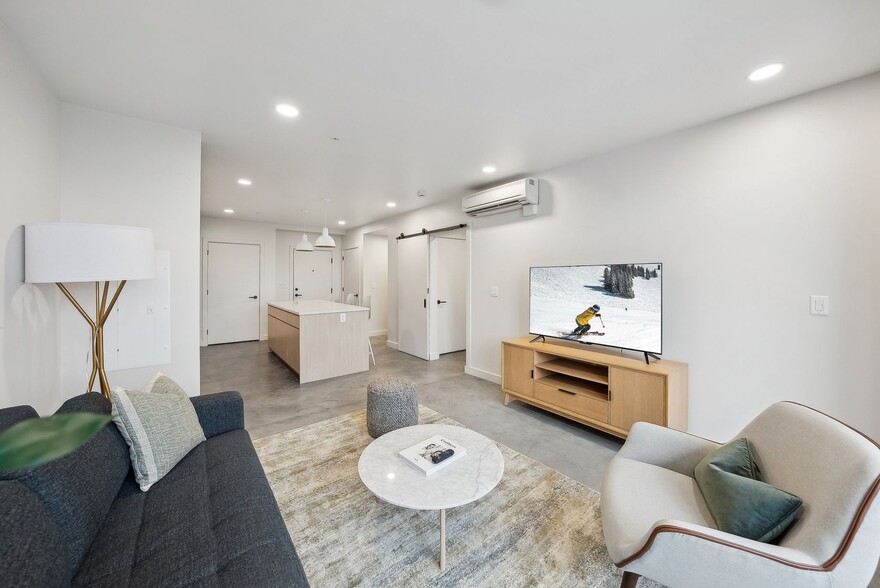 Building Photo - Brix