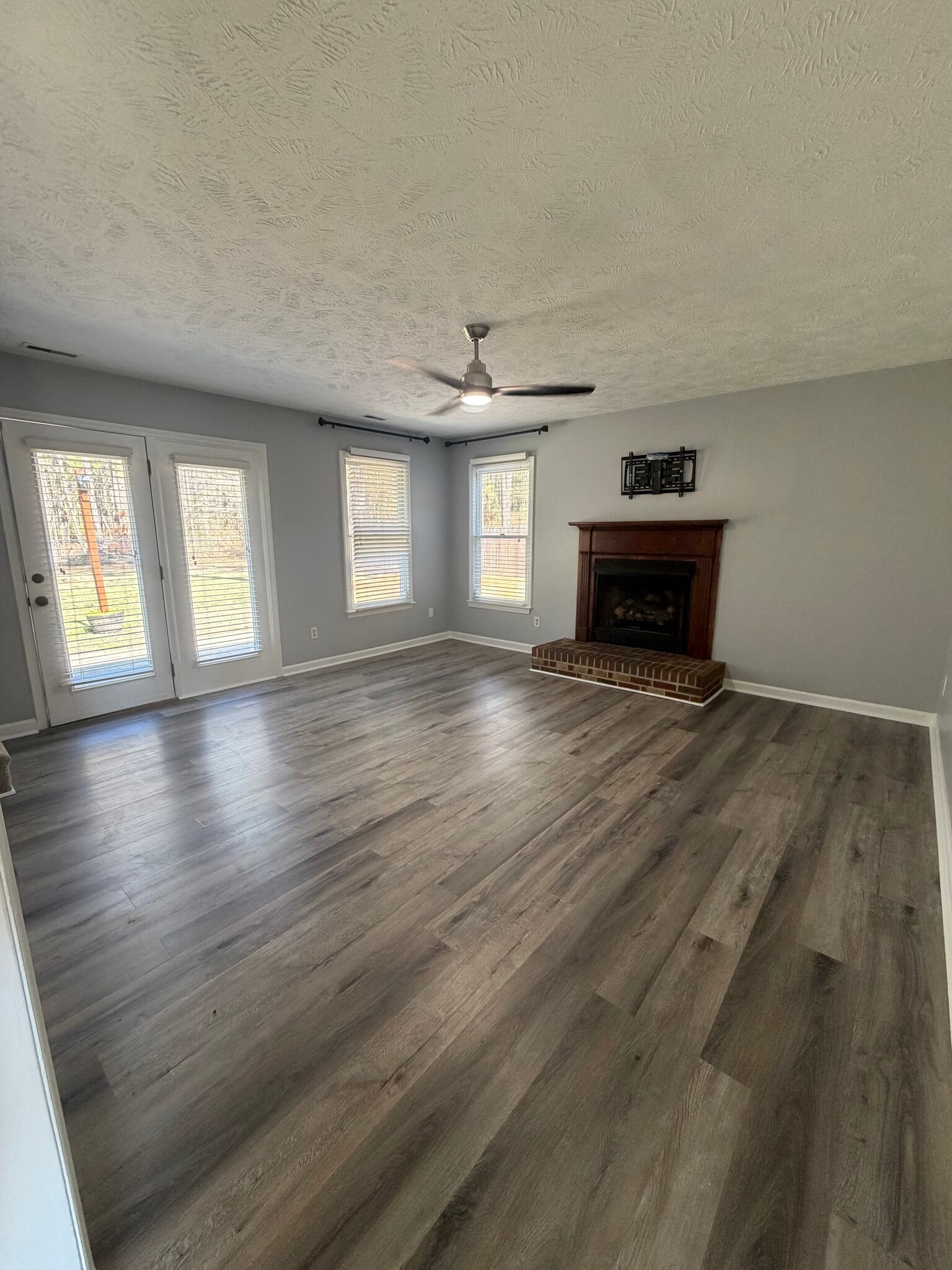 Building Photo - 6550 Brookshire St