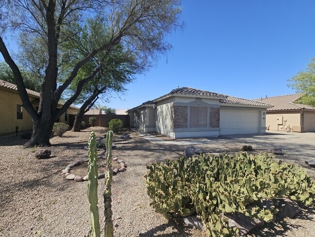 Primary Photo - Charming 3-Bedroom Home for Rent in East M...