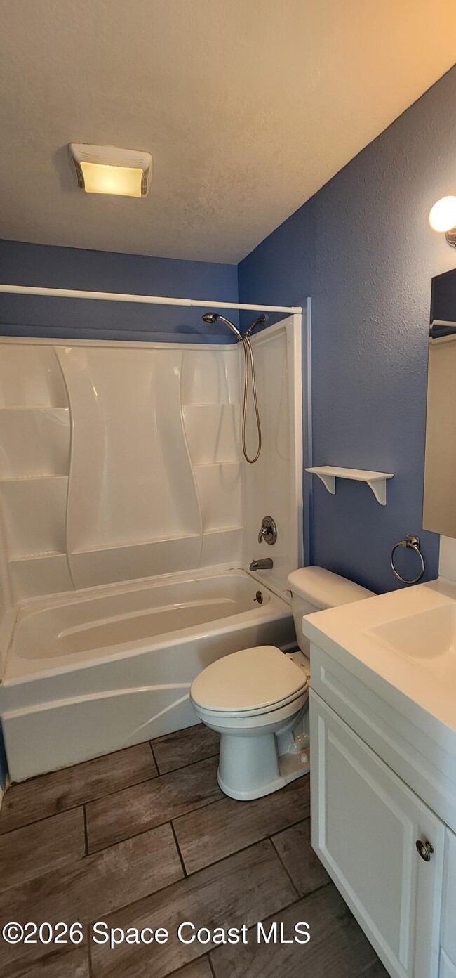 Building Photo - 1301 Lynne Dr