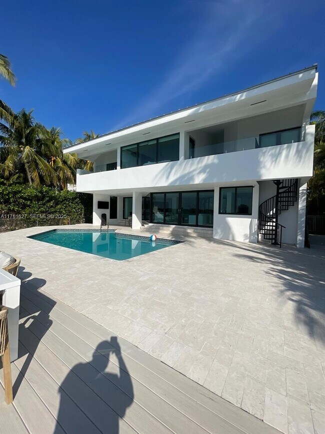 Building Photo - 7720 Miami View Dr