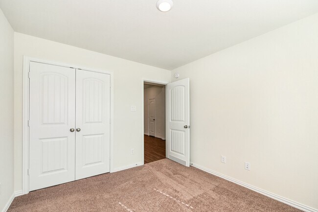 Building Photo - 1022 Schooner St