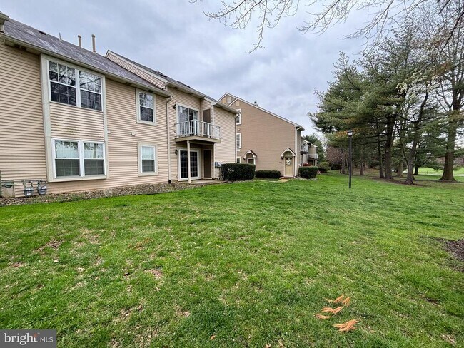 Building Photo - 903A Sedgefield Dr
