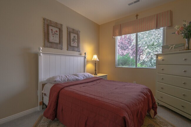 Building Photo - Fully Furnished 3 Bedroom Home In Coral Canyon With Community Amenities