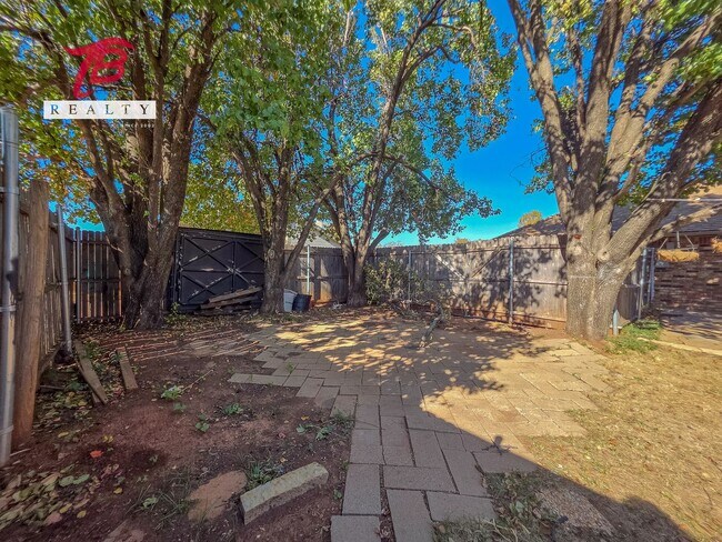 Building Photo - 6811 Lyrewood Ln