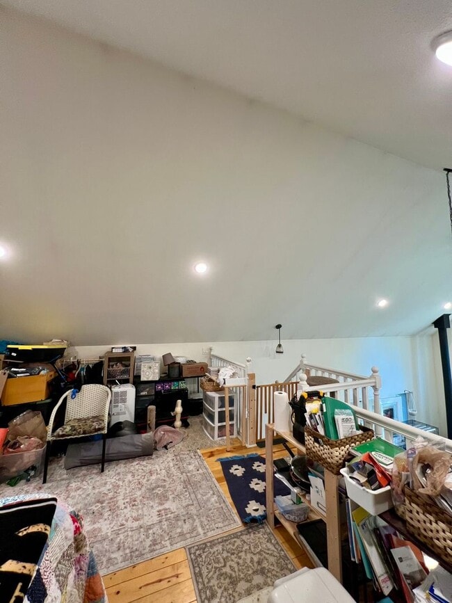 Building Photo - Available in October / 1-Bedroom with a Lo...