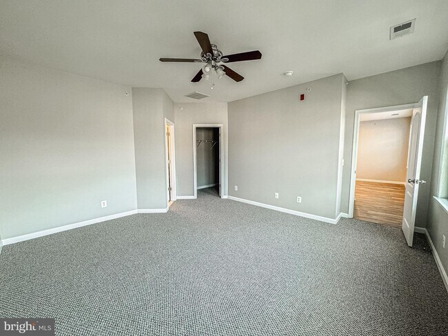 Building Photo - 42212 Water Iris Terrace